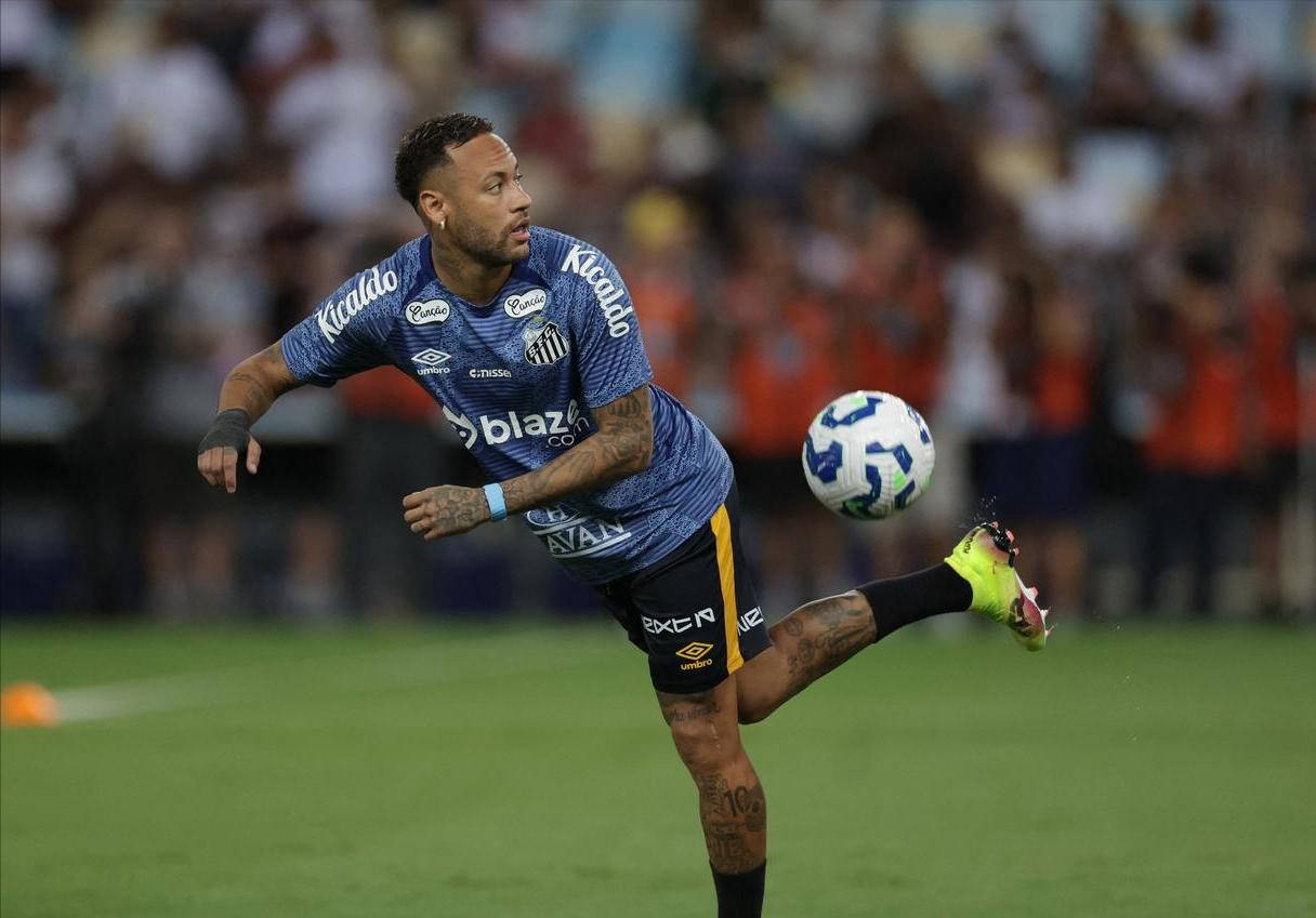 内马尔重返赛场，出色防守首场状态出色，热火观众沸腾！