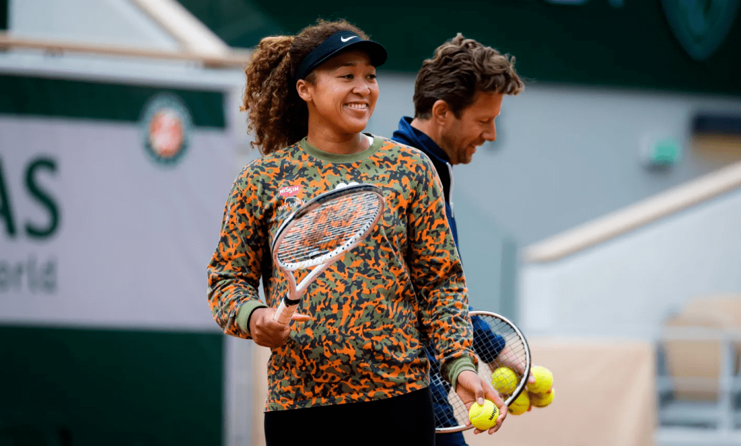 科维托娃迎来十赛季出色发挥，巴塞罗那观众热烈欢呼！